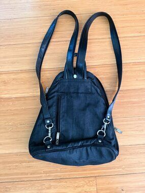 Baggallini Black Nylon Convertible Sling Backpack Purse – Great Condition